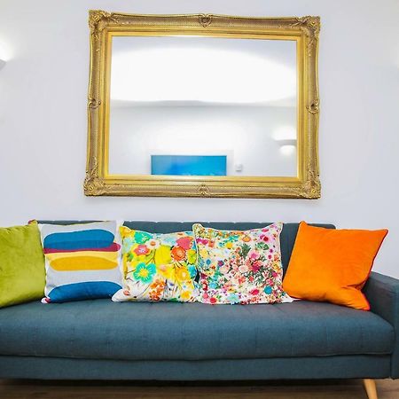 Riverside 2 Bed Apartment London Exterior photo